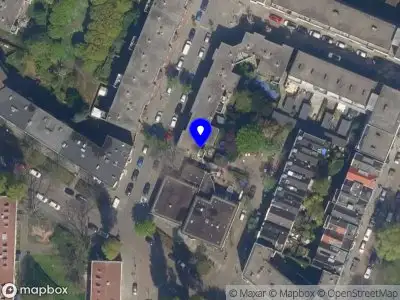 Ambulance met gepaste spoed naar de Brouwersstraat in Rotterdam