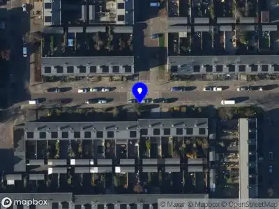 Brandweer met grote spoed naar de Graaf Willem II straat in Den Helder vanwege een buitenbrand