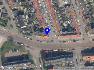 Ambulance met grote spoed naar de Kleiweg in Rotterdam