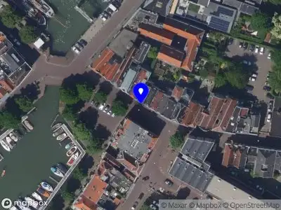 Ambulance met gepaste spoed naar de Aardappelmarkt in Dordrecht