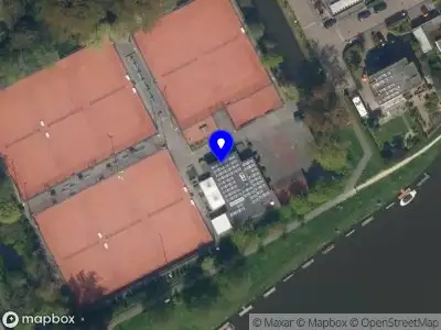 Ambulance met gepaste spoed naar de Maria Rutgersstraat in Maassluis