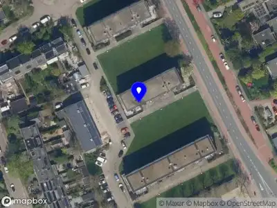 Ambulance met grote spoed naar de Slotlaan in Capelle aan den IJssel