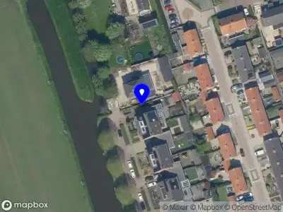 Ambulance met grote spoed naar de Menno van Coehoornsingel in Langerak