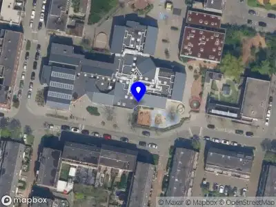 Ambulance met grote spoed naar de Isaäc Hubertstraat in Rotterdam
