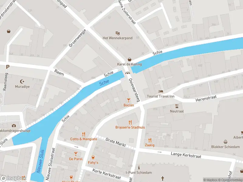 Ambulance met grote spoed naar de Schie in Schiedam