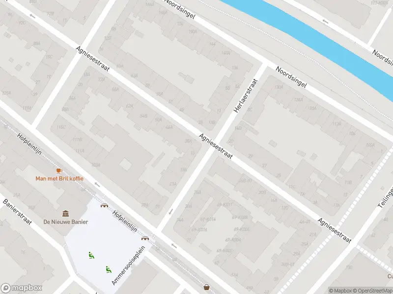 Ambulance met grote spoed naar de Agniesestraat in Rotterdam