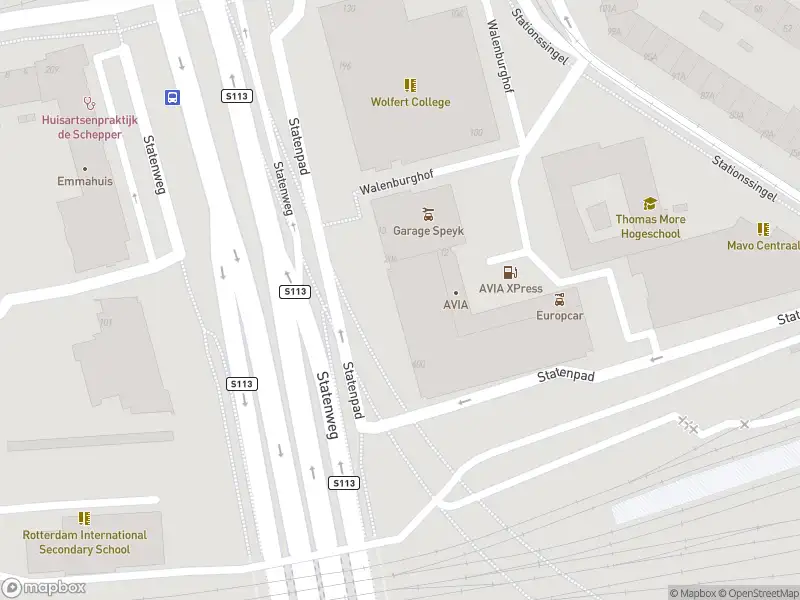 Ambulance met grote spoed naar de Statenweg in Rotterdam