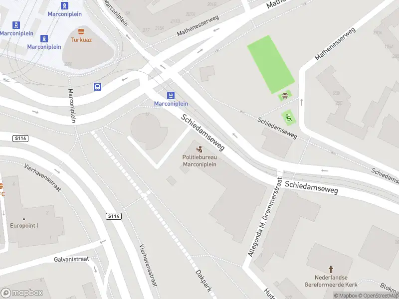 Ambulance met gepaste spoed naar de Schiedamseweg in Rotterdam