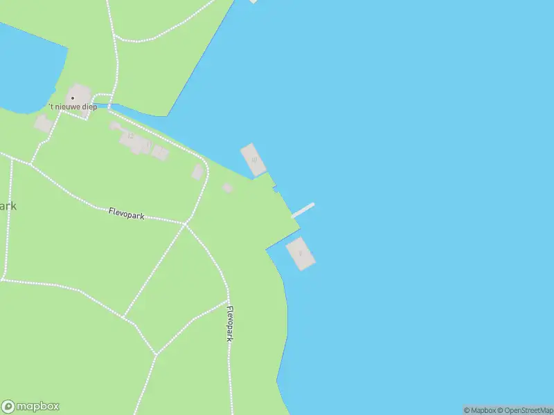 Brandweer met gepaste spoed naar de Flevopark in Amsterdam