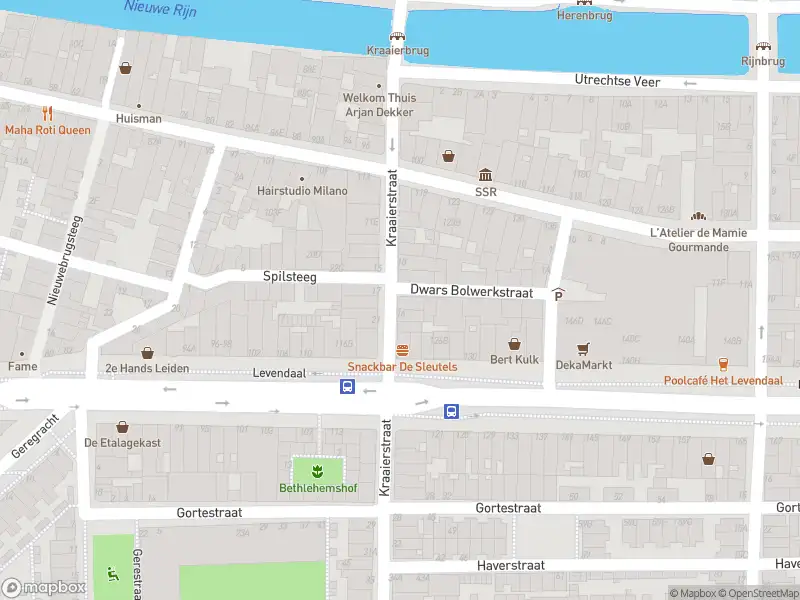 Ambulance met gepaste spoed naar de 4e Binnenvestgracht in Leiden