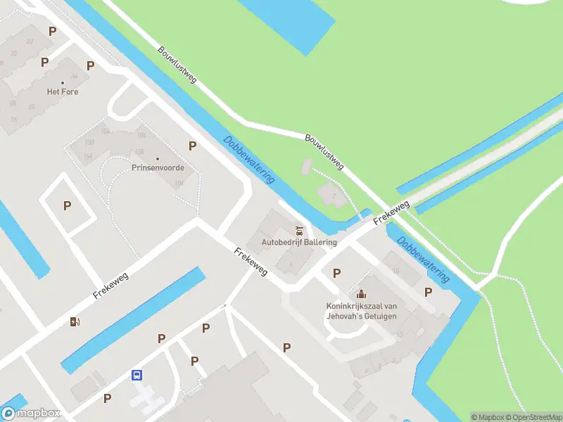 Ambulance met grote spoed naar de Frekeweg in Leidschendam