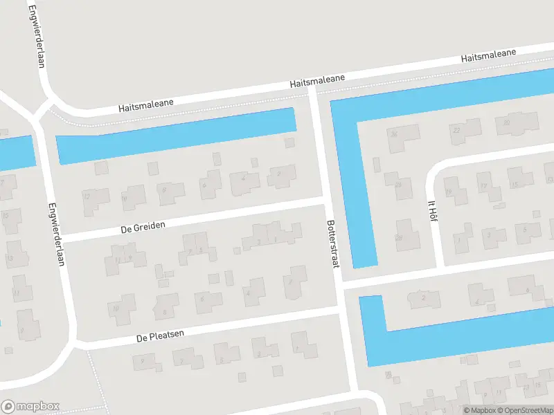 Brandweer met gepaste spoed naar de De Greiden in Makkum vanwege een buitenbrand