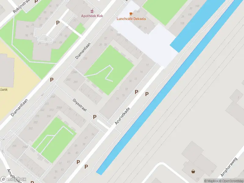 Ambulance met gepaste spoed naar de Azurietkade in Leiden