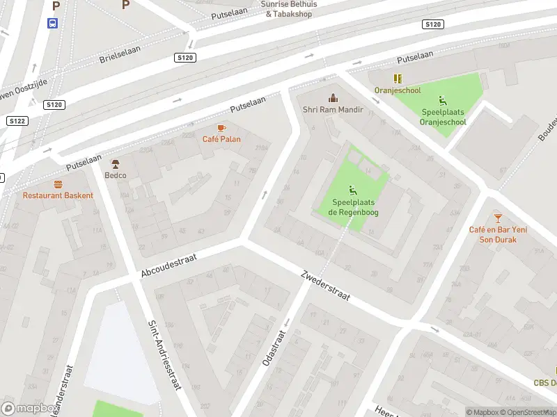 Ambulance met gepaste spoed naar de Abcoudestraat in Rotterdam