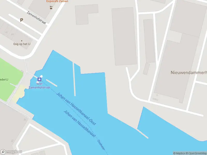 Ambulance met gepaste spoed naar de Johan van Hasseltweg in Amsterdam