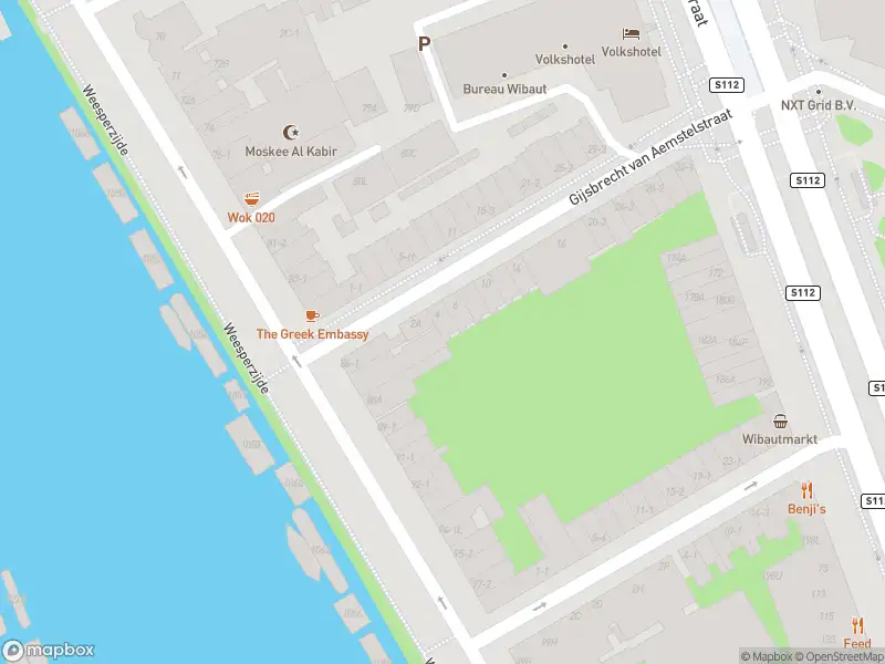 Ambulance met grote spoed naar de Burmanstraat in Amsterdam