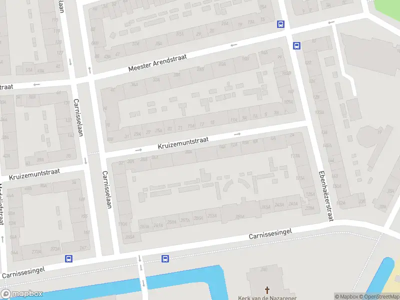 Ambulance met gepaste spoed naar de Kruizemuntstraat in Rotterdam
