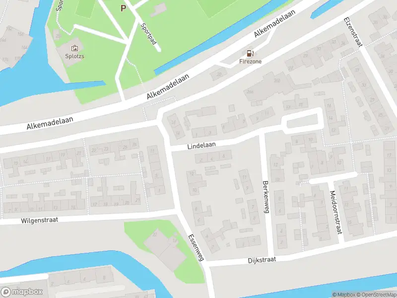 Ambulance met grote spoed naar de Lindelaan in Roelofarendsveen