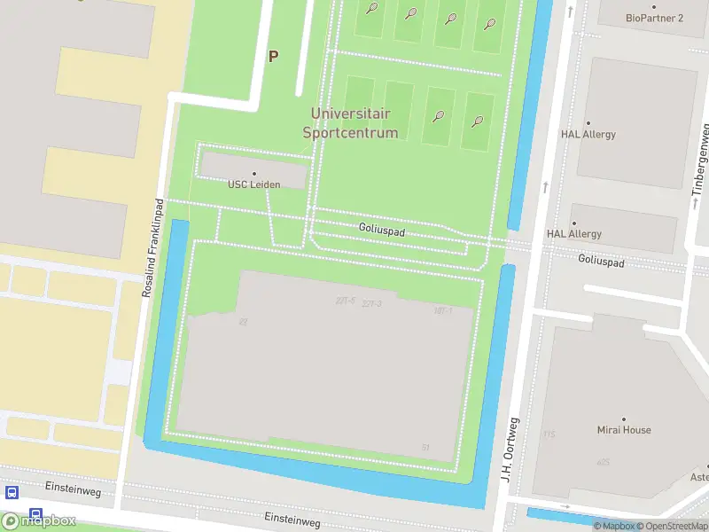 Ambulance met grote spoed naar de Archimedesweg in Leiden