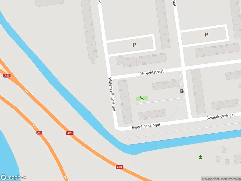 Ambulance met grote spoed naar de Willem Pijperstraat in Schiedam