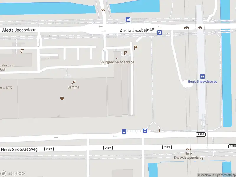 Ambulance met grote spoed naar de Aletta Jacobslaan in Amsterdam