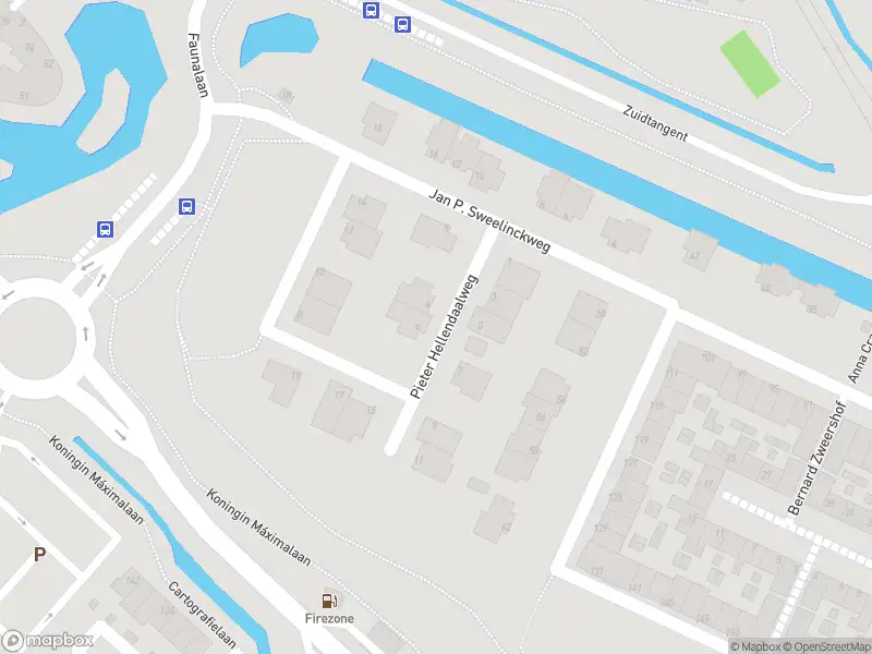 Ambulance met grote spoed naar de Pieter Hellendaalweg in Uithoorn