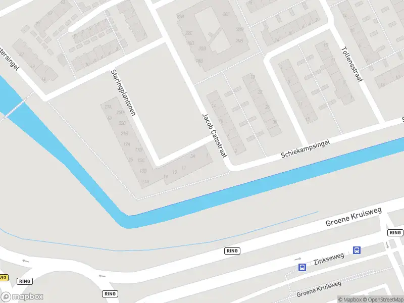 Ambulance met grote spoed naar de Staringplantsoen in Spijkenisse