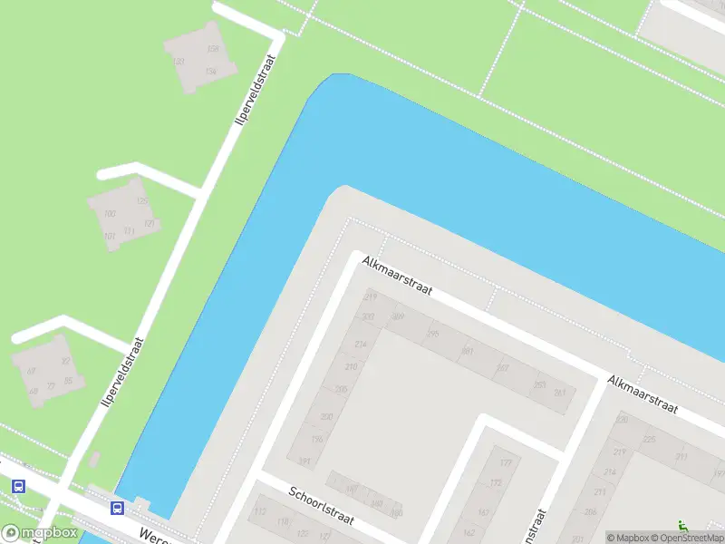 Brandweer met gepaste spoed naar de Ilperveldstraat in Amsterdam vanwege een liftopsluiting