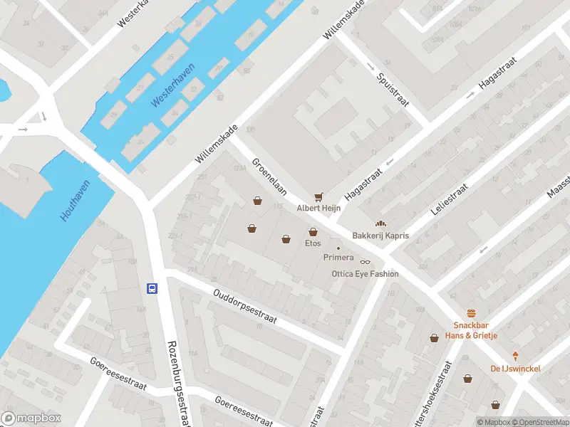 Ambulance met grote spoed naar de Groenelaan in Schiedam