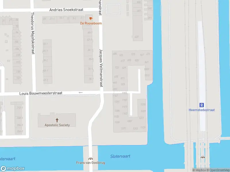 Ambulance met grote spoed naar de Jacques Veltmanstraat in Amsterdam