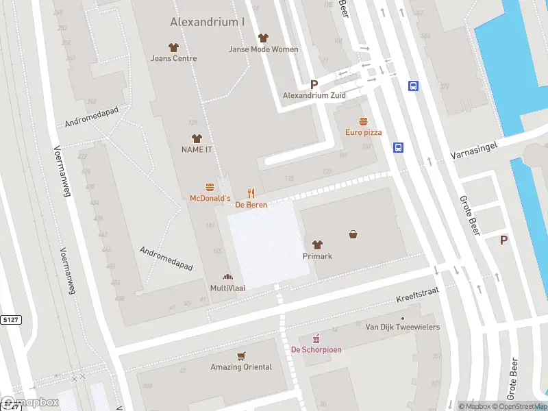 Ambulance met gepaste spoed naar de Poolsterplein in Rotterdam