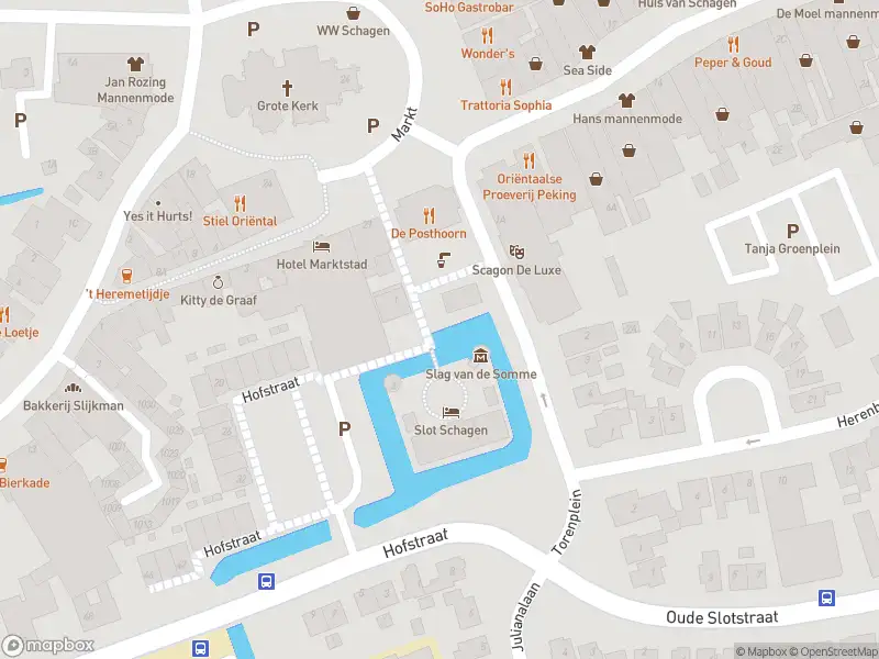 Ambulance met grote spoed naar de Slotplein in Schagen