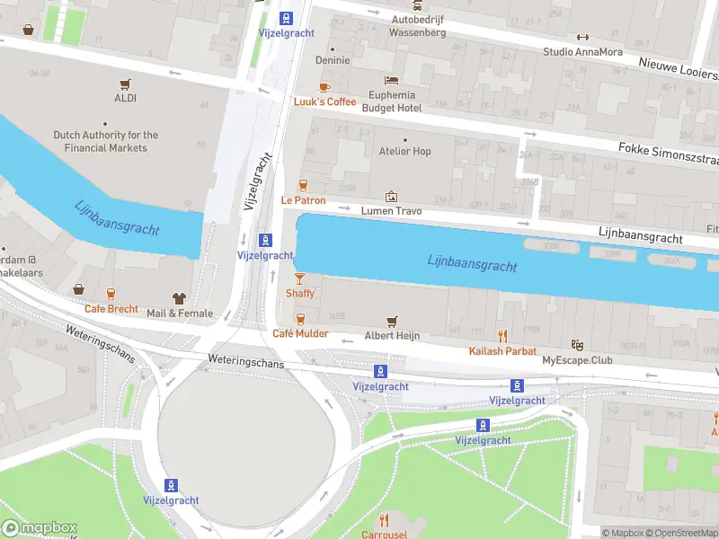 Ambulance met gepaste spoed naar de Eerste Weteringplantsoen in Amsterdam