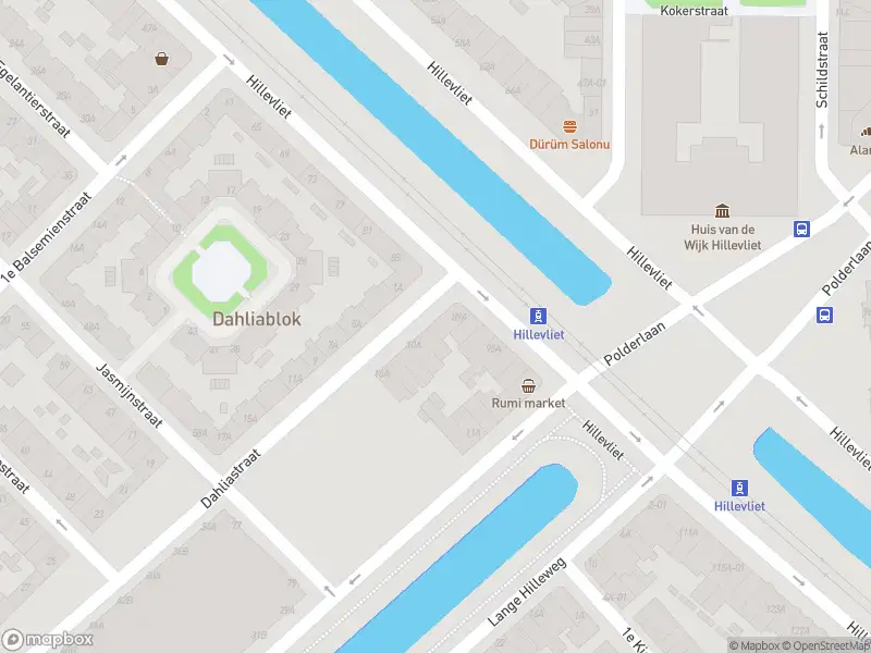 Ambulance met gepaste spoed naar de Dahliastraat in Rotterdam