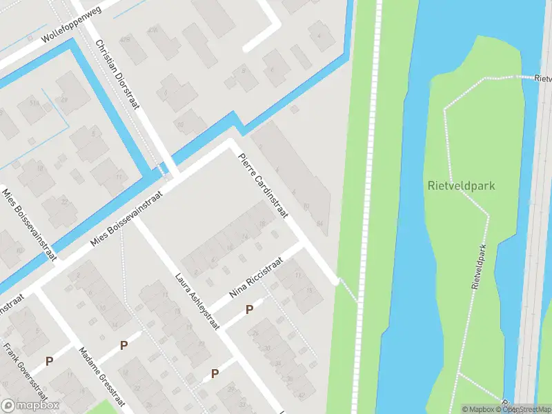 Ambulance met grote spoed naar de Pierre Cardinstraat in Rotterdam
