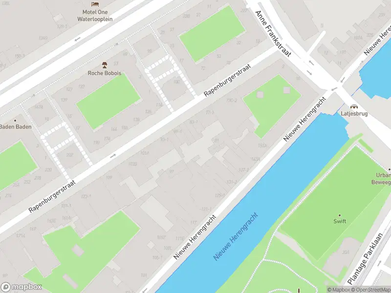 Ambulance met grote spoed naar de Rapenburgerstraat in Amsterdam