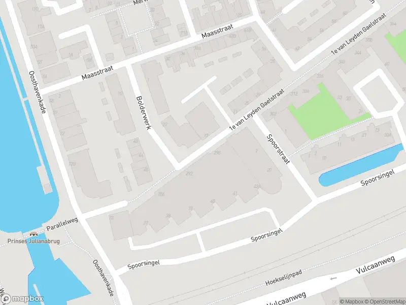 Ambulance met grote spoed naar de 1e van Leyden Gaelstraat in Vlaardingen