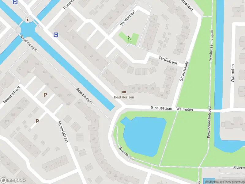 Ambulance met grote spoed naar de Strausslaan in Barendrecht