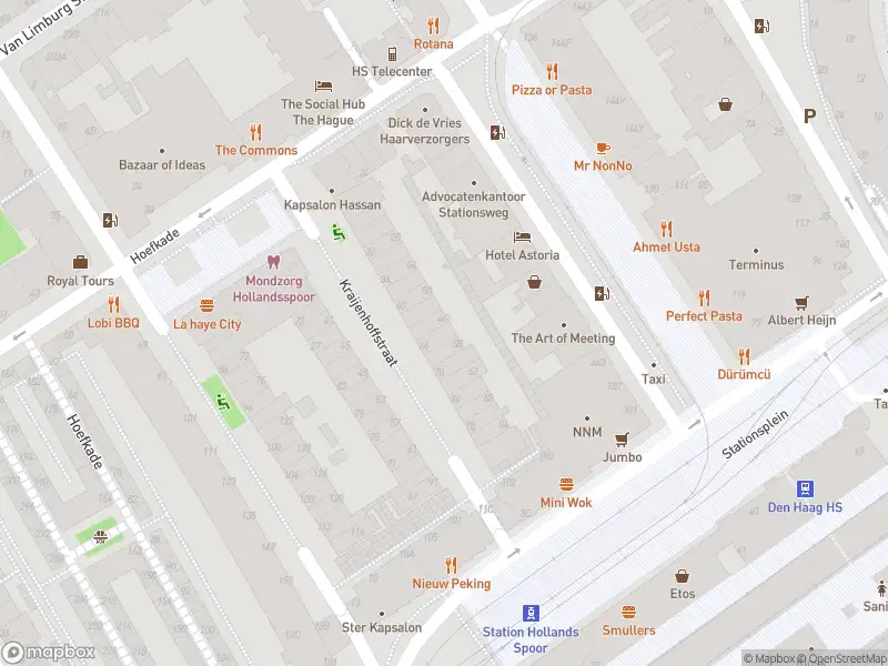 Ambulance met gepaste spoed naar de Stationsplein in 's-Gravenhage