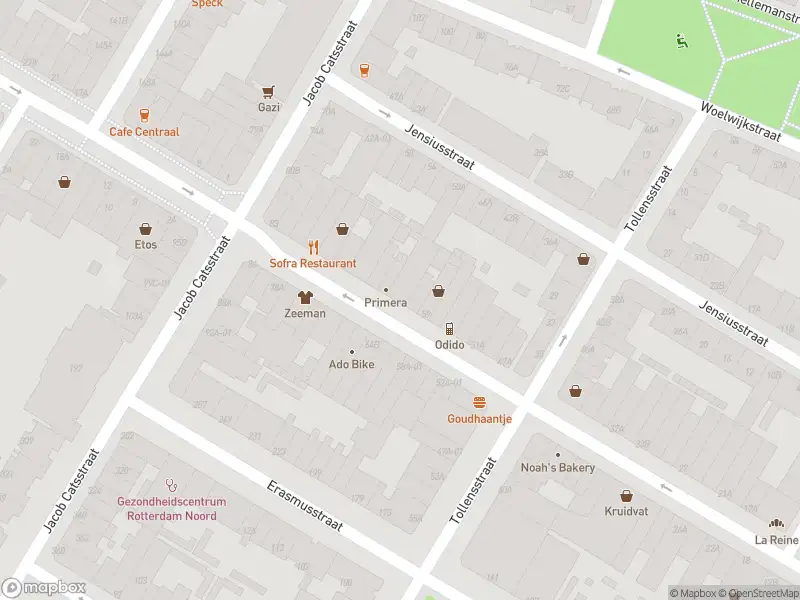 Ambulance met gepaste spoed naar de Noordmolenstraat in Rotterdam
