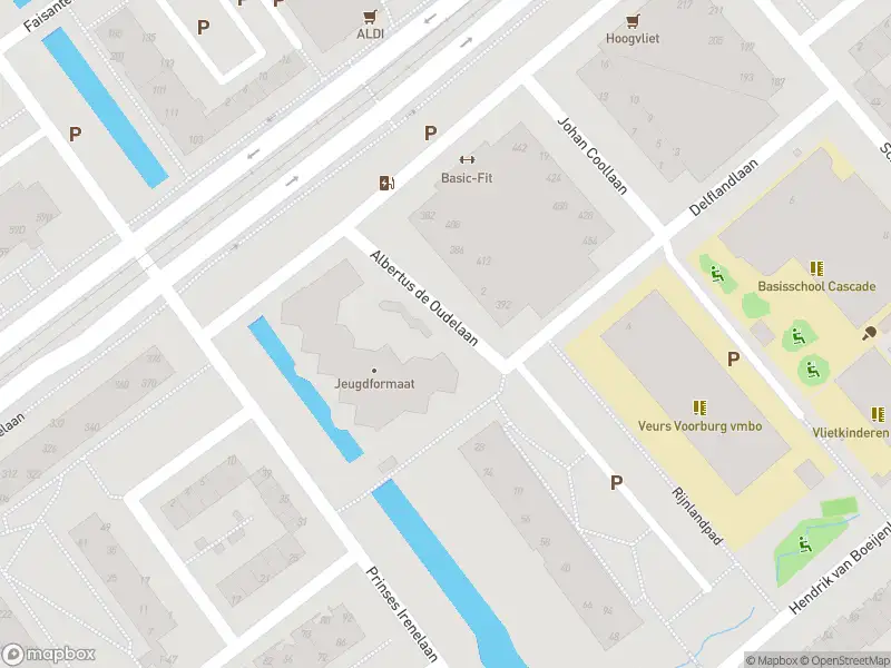 Ambulance met grote spoed naar de Albertus de Oudelaan in Voorburg