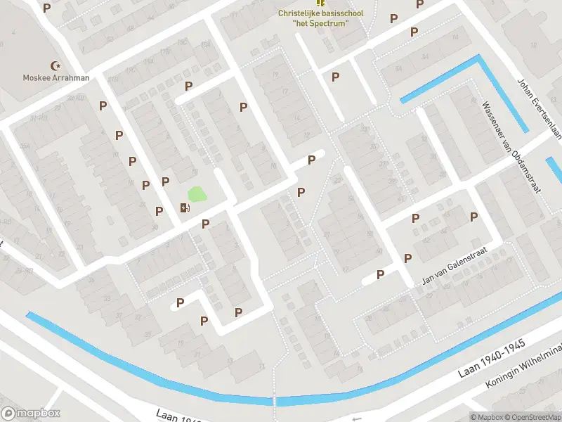 Ambulance met grote spoed naar de Michiel de Ruyterplein in Maassluis