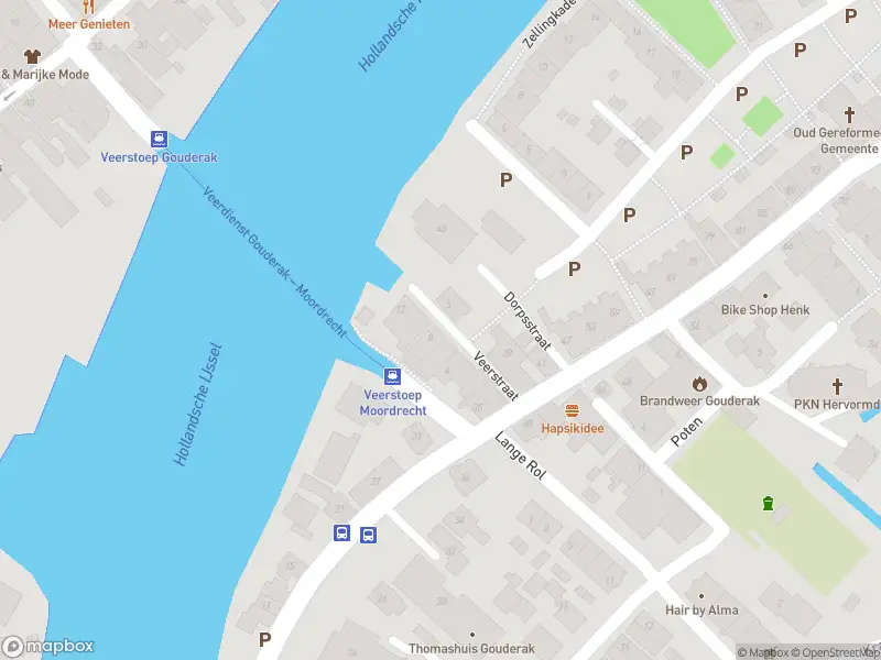 Brandweer met grote spoed naar de Veerstraat in Gouderak vanwege voertuigen te water