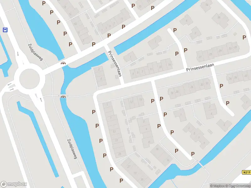 Politie met grote spoed naar de Noordeinde in Zevenhuizen vanwege ongeval met letsel