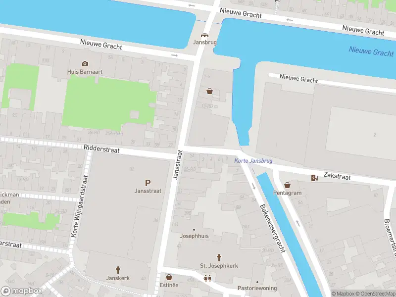 Ambulance met gepaste spoed naar de Korte Jansstraat in Haarlem