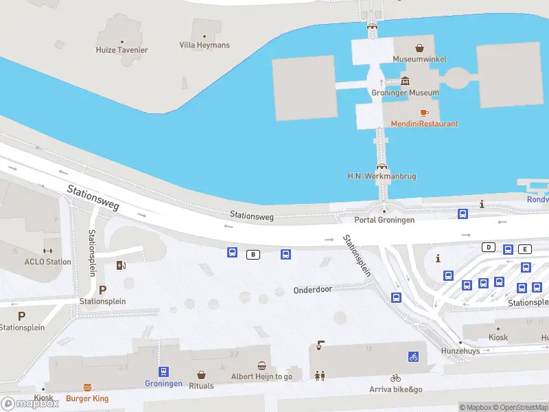 Politie met grote spoed naar de Stationsweg in Groningen vanwege steekincident