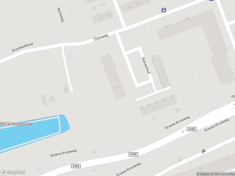 Ambulance met grote spoed naar de Kaneelhof in Hoogvliet Rotterdam