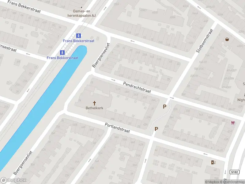 Ambulance met gepaste spoed naar de Pendrechtstraat in Rotterdam