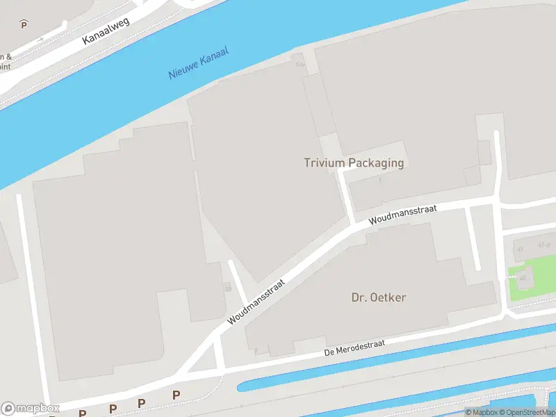Brandweer met grote spoed naar de Woudmansstraat in Leeuwarden vanwege afgaan automatisch brandalarm