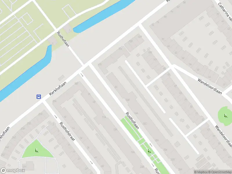 Ambulance met gepaste spoed naar de Rusthoflaan in Rotterdam